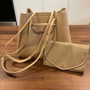 8 Other Reasons Beige Tote and Travel Jewelry Case